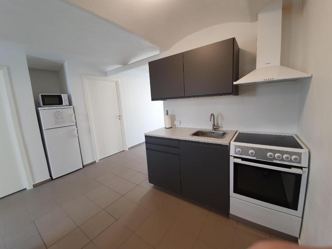 Pa Landet Apartment กรินด์สเตด ภายนอก รูปภาพ