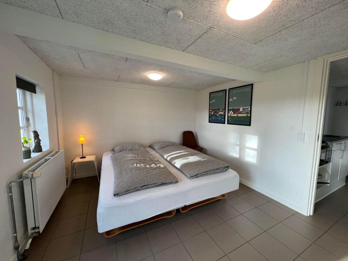 Pa Landet Apartment กรินด์สเตด ภายนอก รูปภาพ